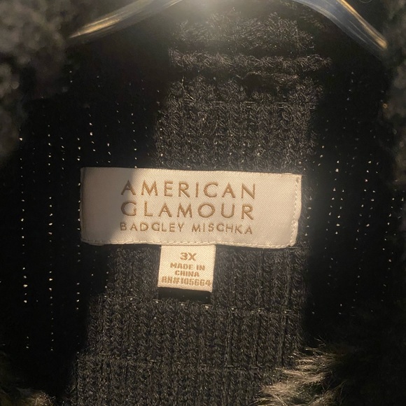 American Glamour by Badgley Mischka Faux Fur Vest with bling buttons - Picture 5 of 5